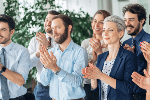 ¿Cómo premiar a los colaboradores y elevar ...