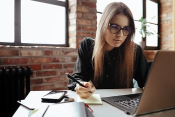 retener-al-talento-joven-con-salario-emocional